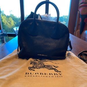 Burberry bag with crossbody strap and dust bag